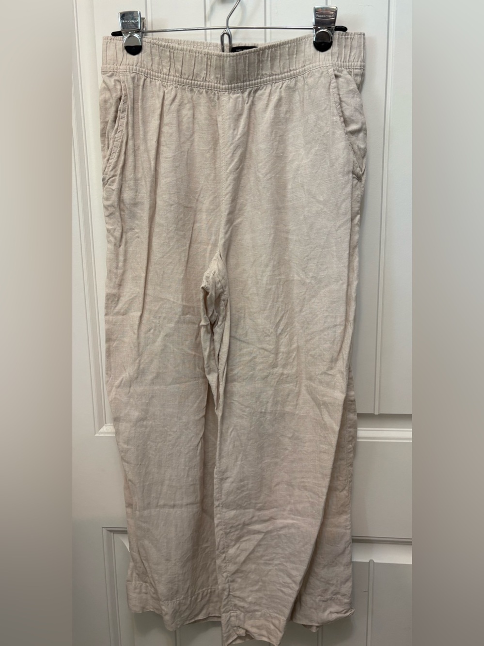 Tahari Beige Linen Elastic Waist wide leg Pants. Size Medium.